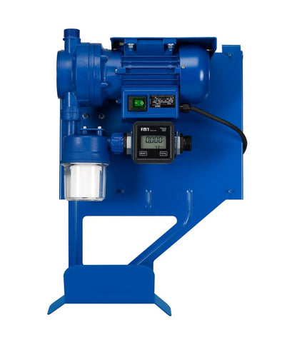 Innhold i metall hus for AdBlue 230V pumpesett til IBC container, huset åpnes uten bruk av verktøy for rask utskiftning av adBlue filterpatron